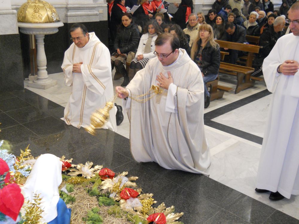 25-12-2011-messa-natale-ore-12-0076