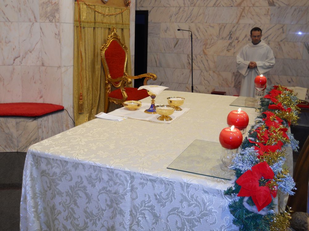 25-12-2011-messa-natale-ore-12-0077