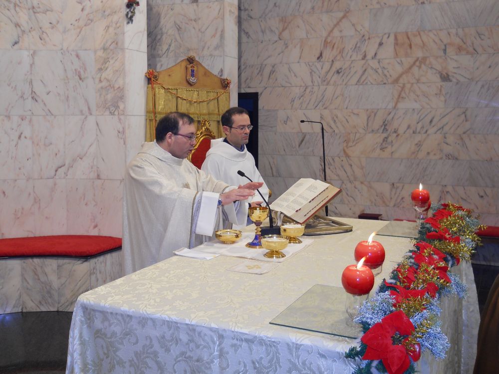 25-12-2011-messa-natale-ore-12-0084