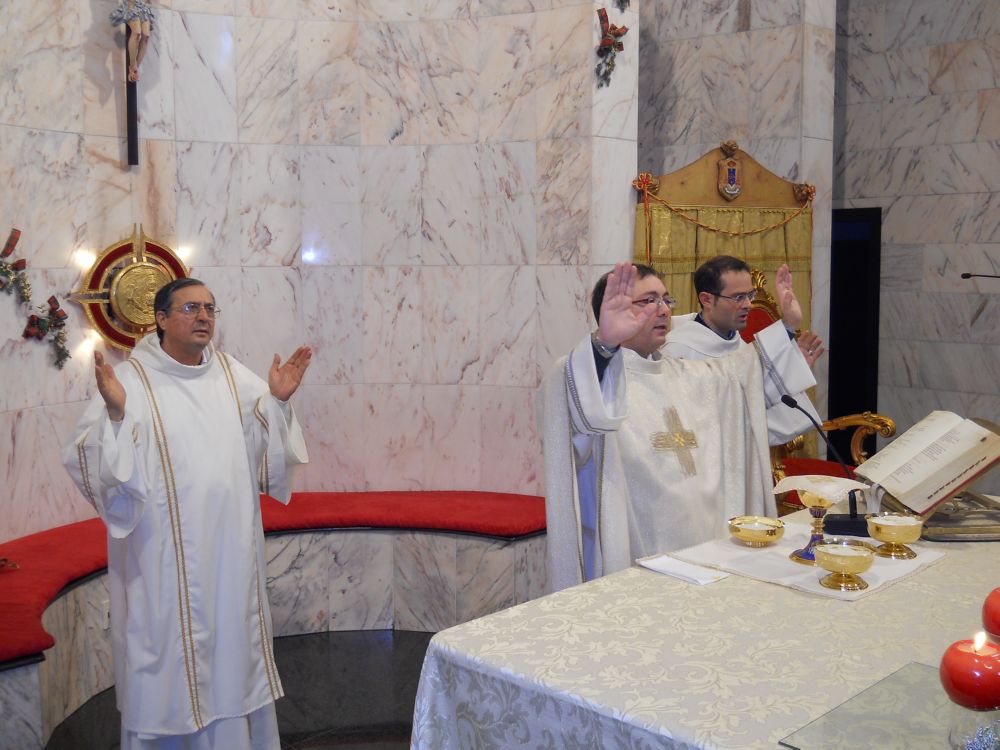 25-12-2011-messa-natale-ore-12-0093