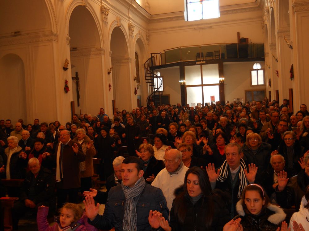 25-12-2011-messa-natale-ore-12-0094