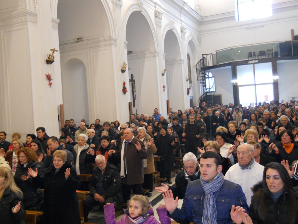 25-12-2011-messa-natale-ore-12-0096