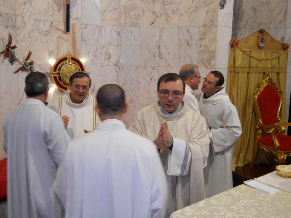 25-12-2011-messa-natale-ore-12-0101