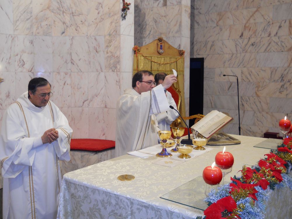 25-12-2011-messa-natale-ore-12-0103