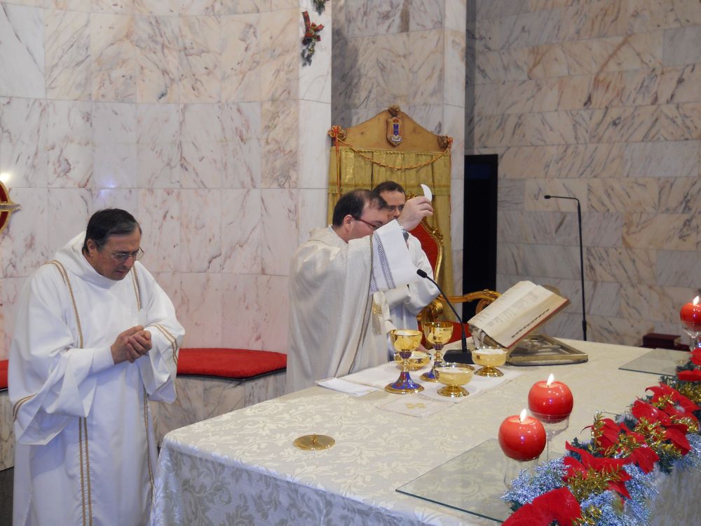25-12-2011-messa-natale-ore-12-0104