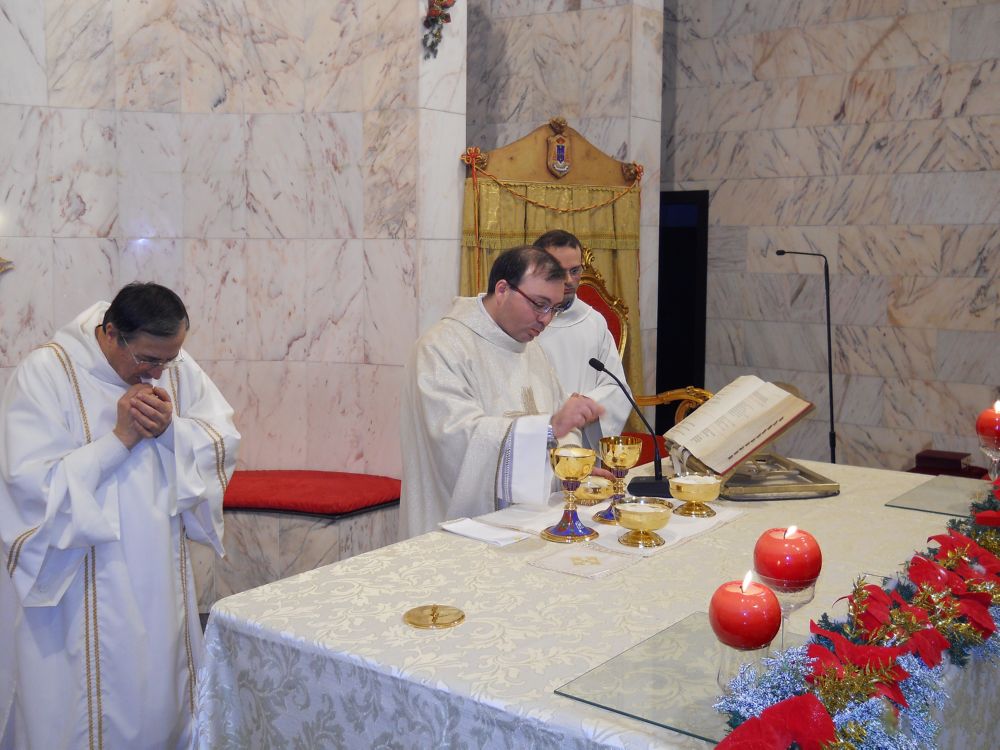 25-12-2011-messa-natale-ore-12-0105