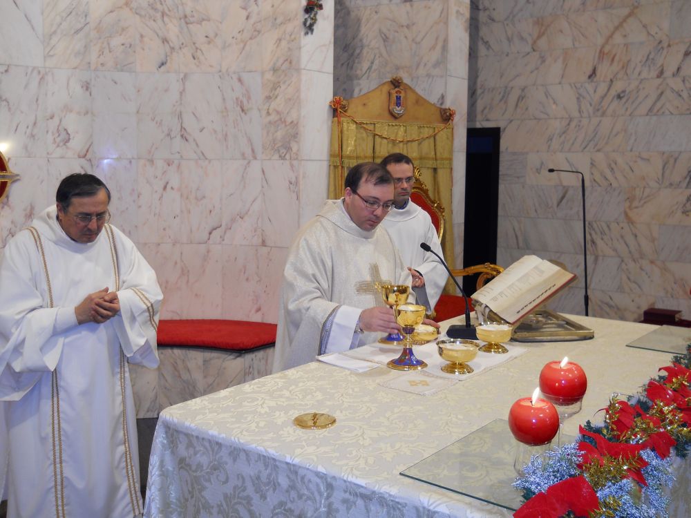 25-12-2011-messa-natale-ore-12-0106