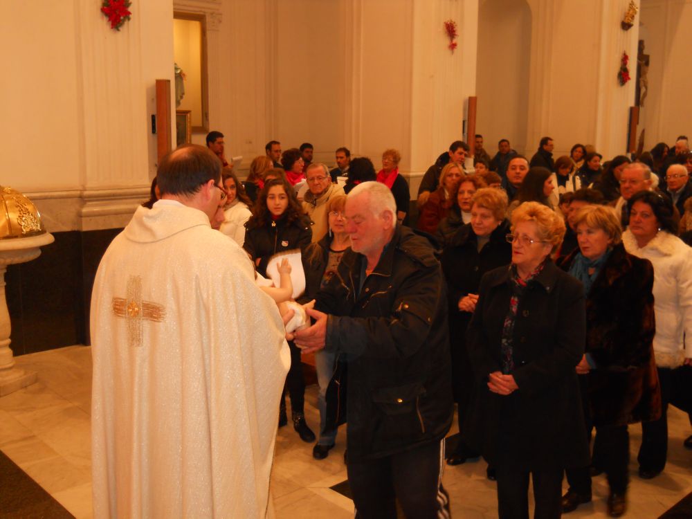 25-12-2011-messa-natale-ore-12-0117