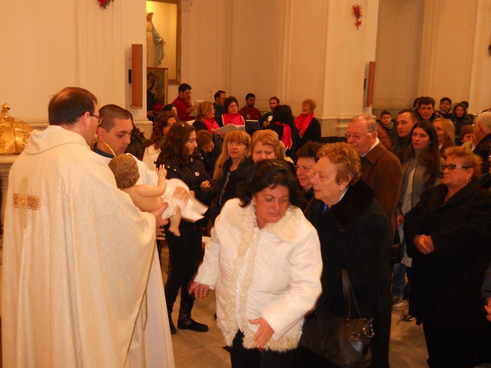 25-12-2011-messa-natale-ore-12-0118