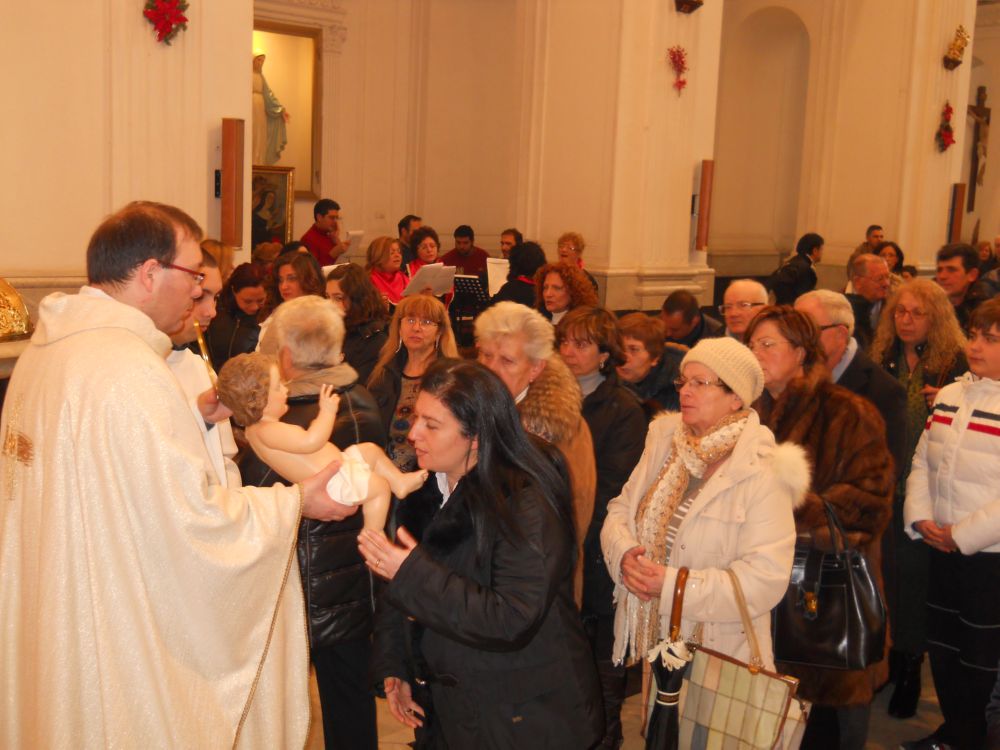 25-12-2011-messa-natale-ore-12-0123