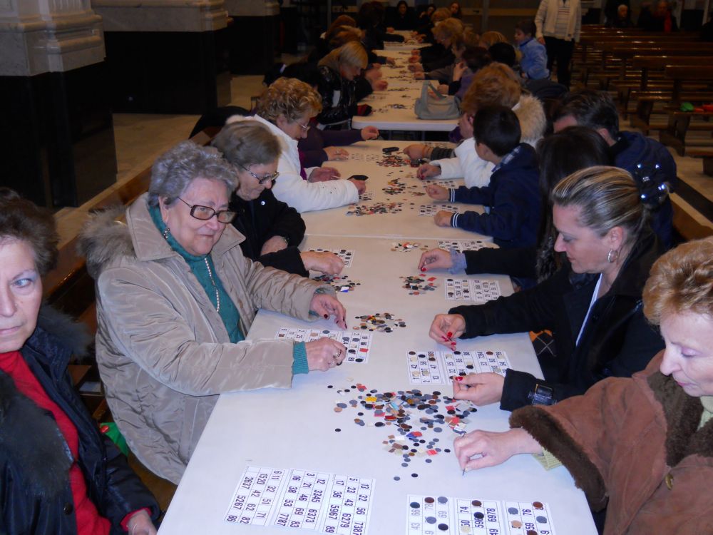 27-12-2011-tombolata-in-parrocchia-0004