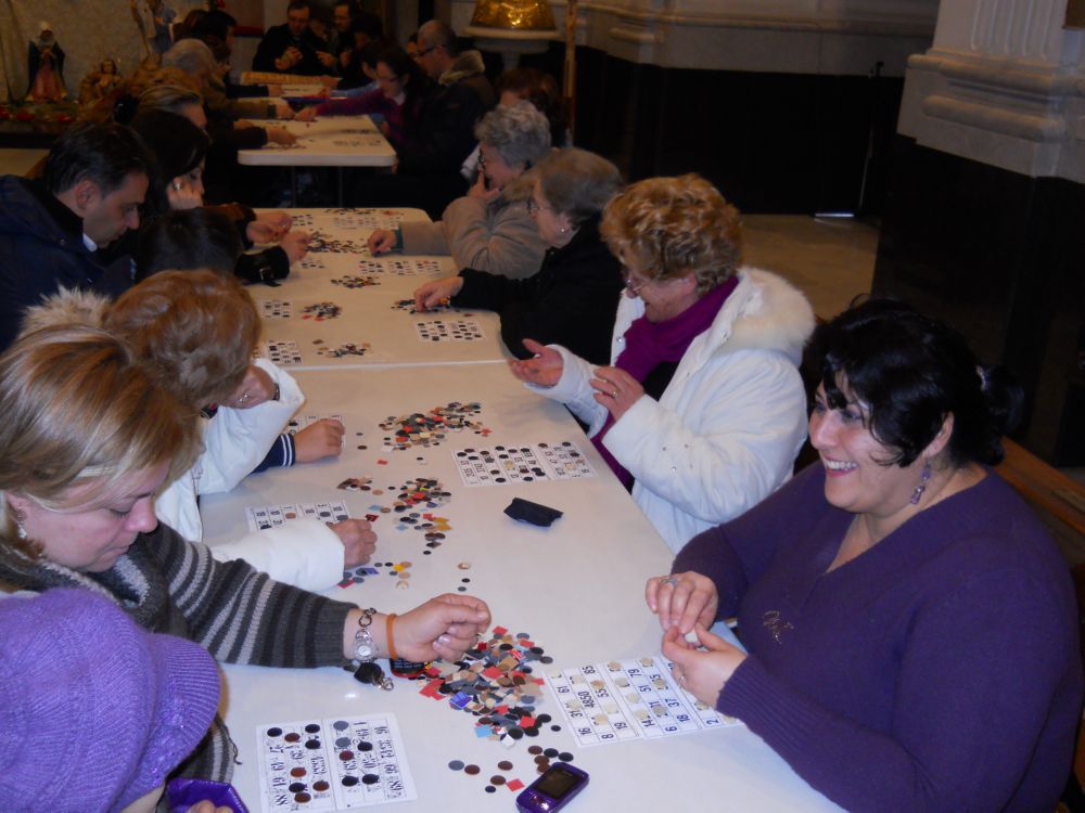 27-12-2011-tombolata-in-parrocchia-0005