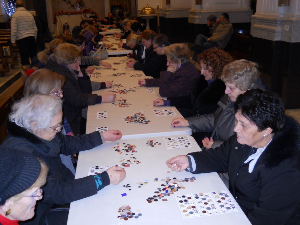 27-12-2011-tombolata-in-parrocchia-0007