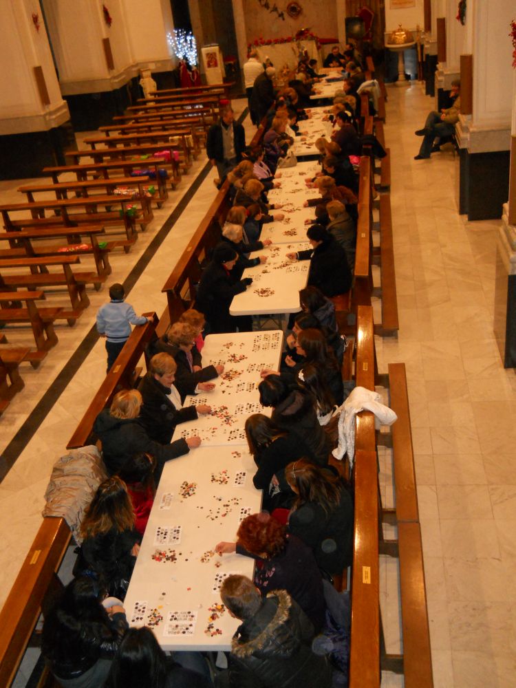 27-12-2011-tombolata-in-parrocchia-0011