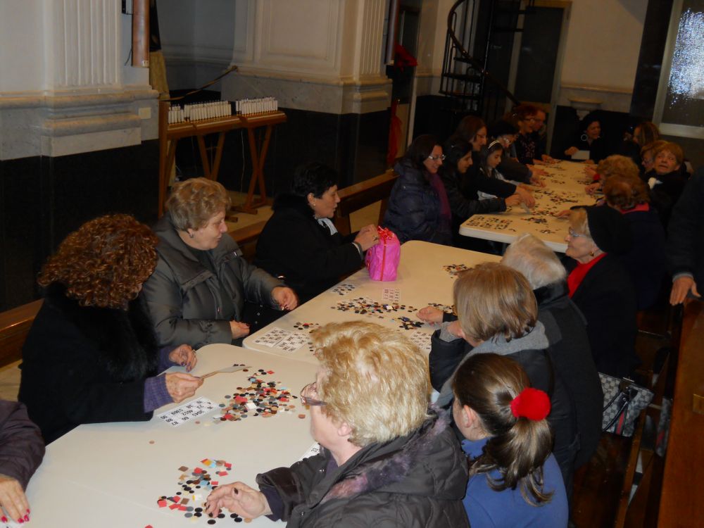 27-12-2011-tombolata-in-parrocchia-0017