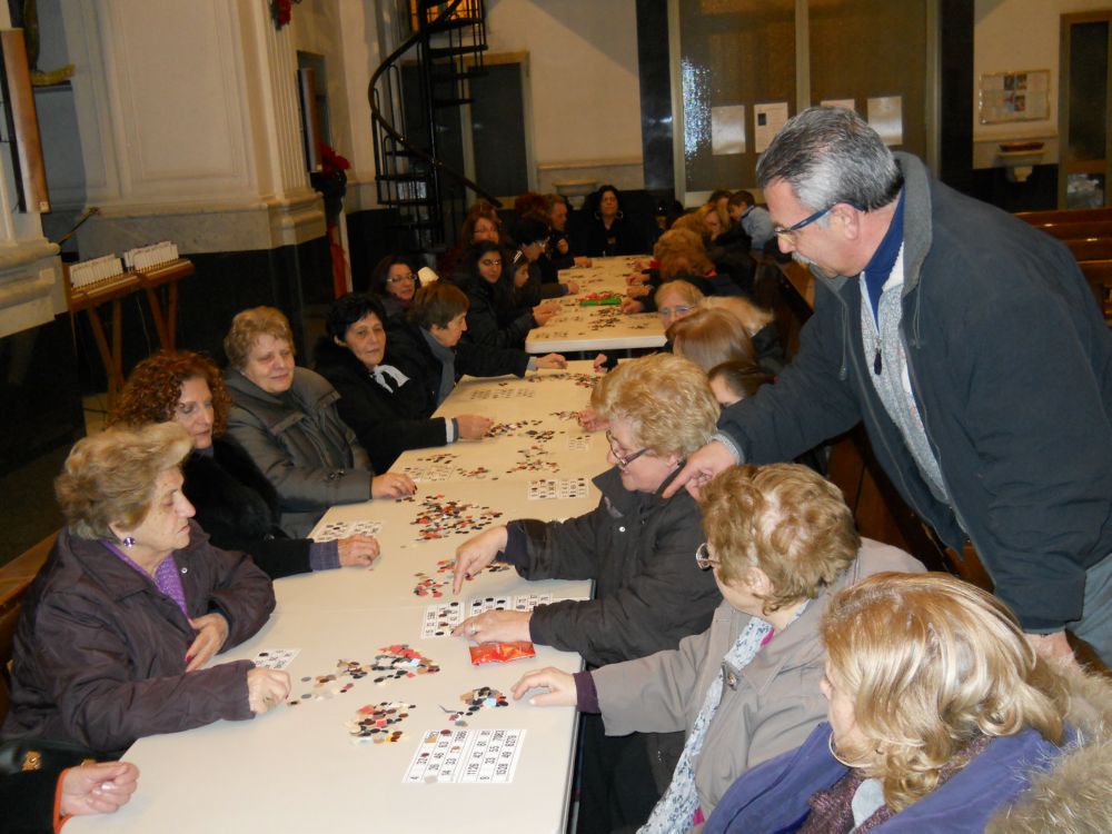 27-12-2011-tombolata-in-parrocchia-0019