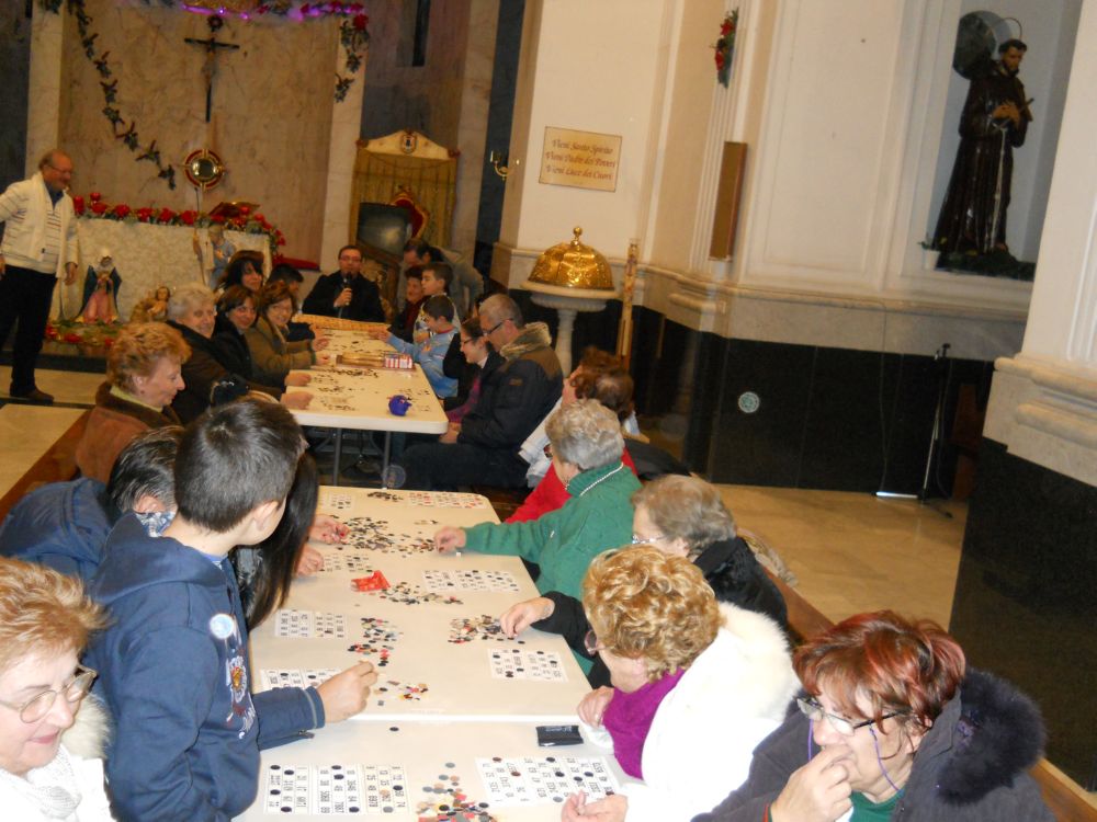 27-12-2011-tombolata-in-parrocchia-0023