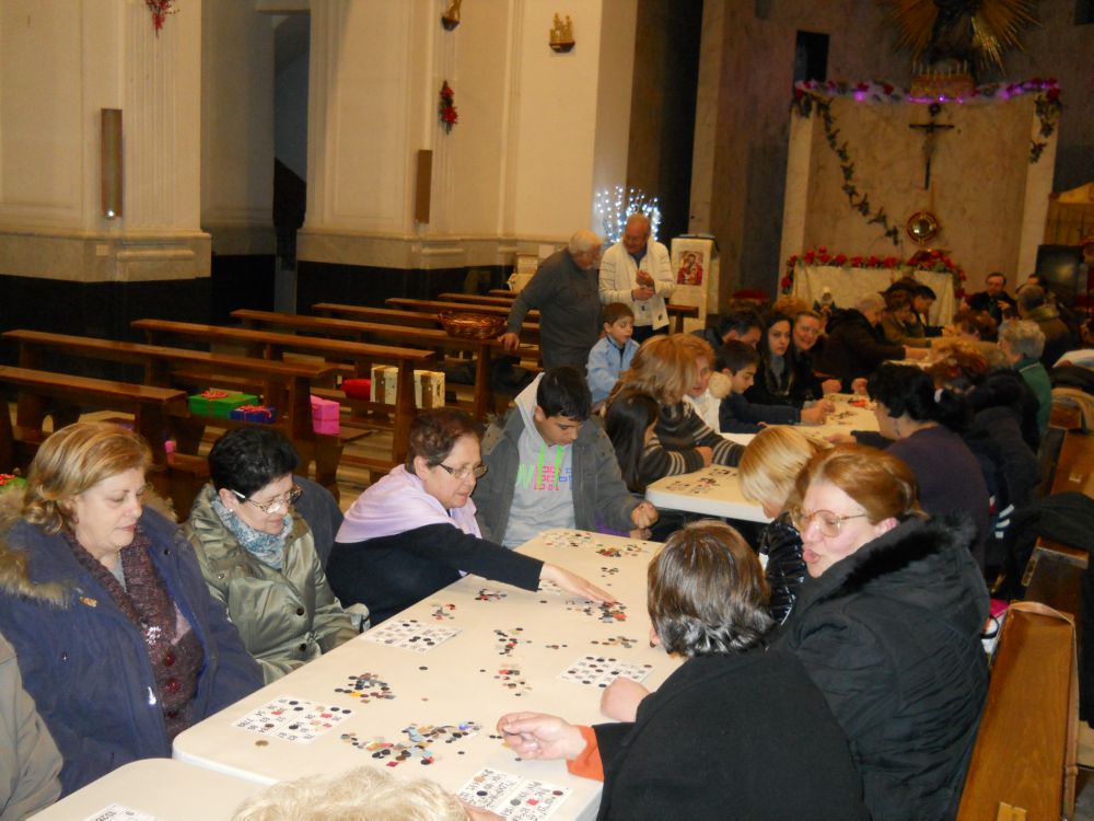 27-12-2011-tombolata-in-parrocchia-0030