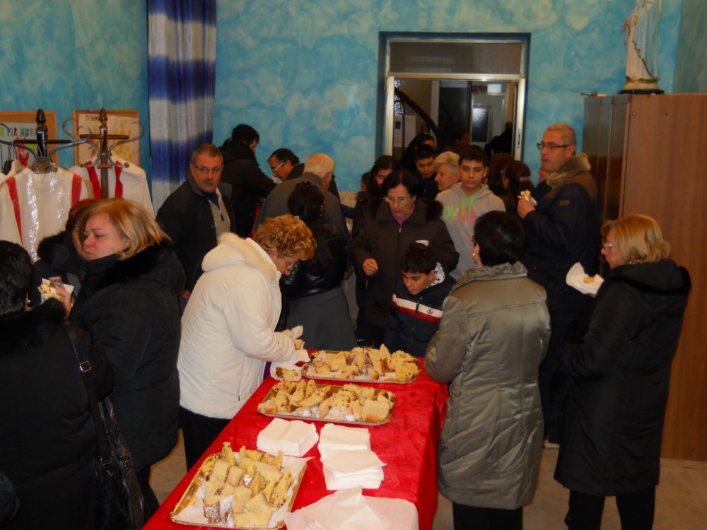 27-12-2011-tombolata-in-parrocchia-0043