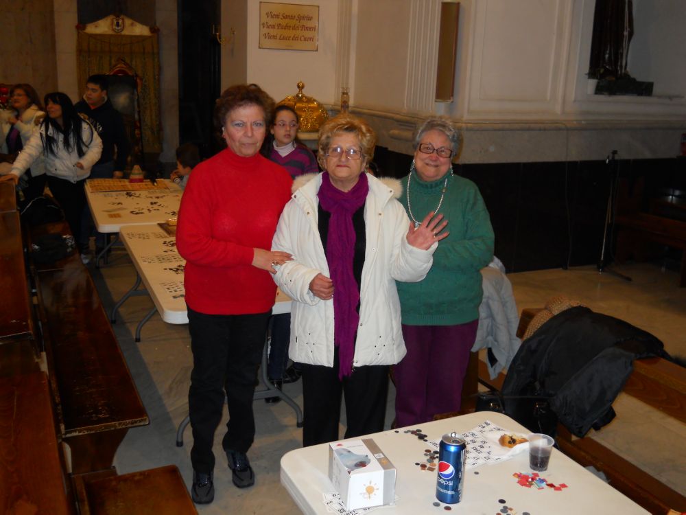 27-12-2011-tombolata-in-parrocchia-0047