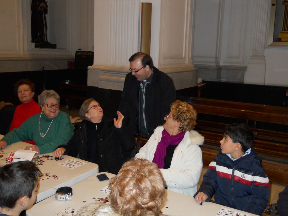 27-12-2011-tombolata-in-parrocchia-0057