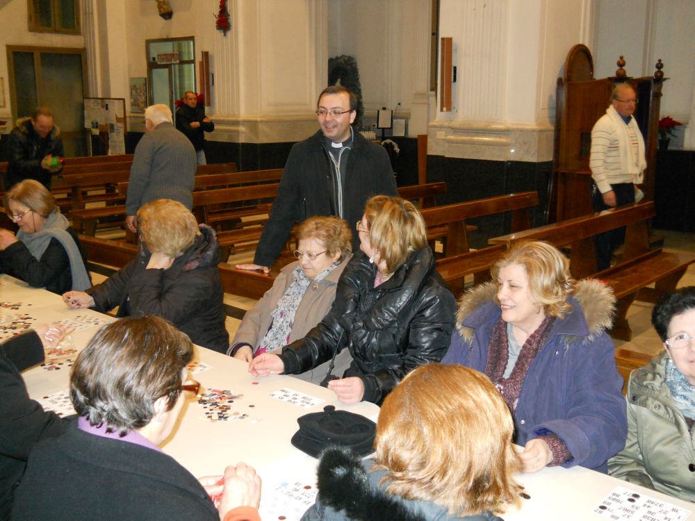 27-12-2011-tombolata-in-parrocchia-0061