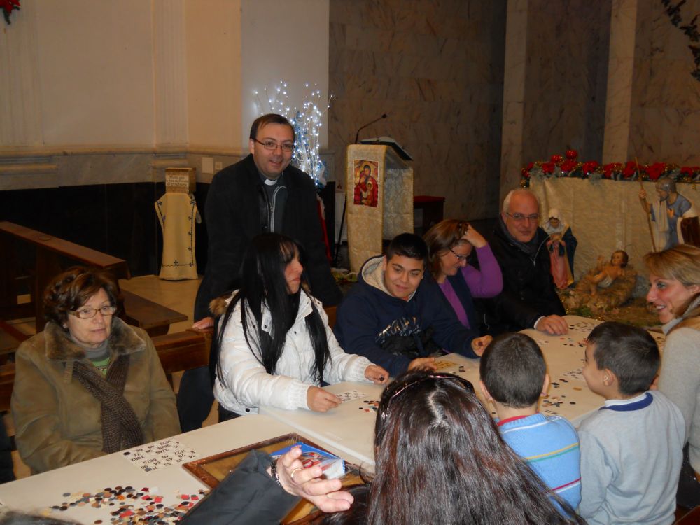 27-12-2011-tombolata-in-parrocchia-0063