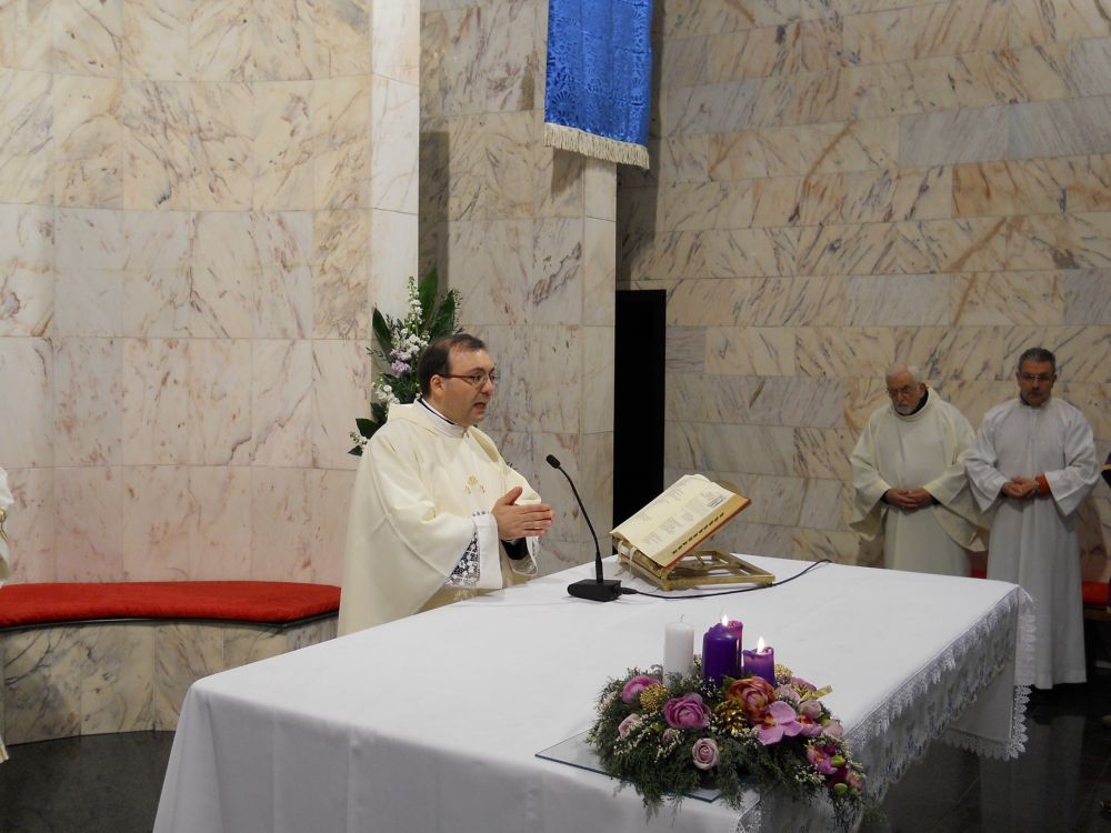 8-12-2011-messa-processione-016