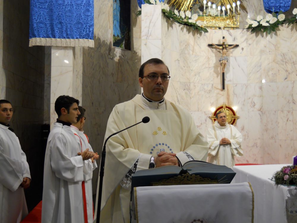 8-12-2011-messa-processione-034
