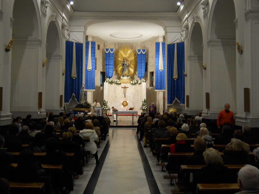 8-12-2011-messa-processione-035