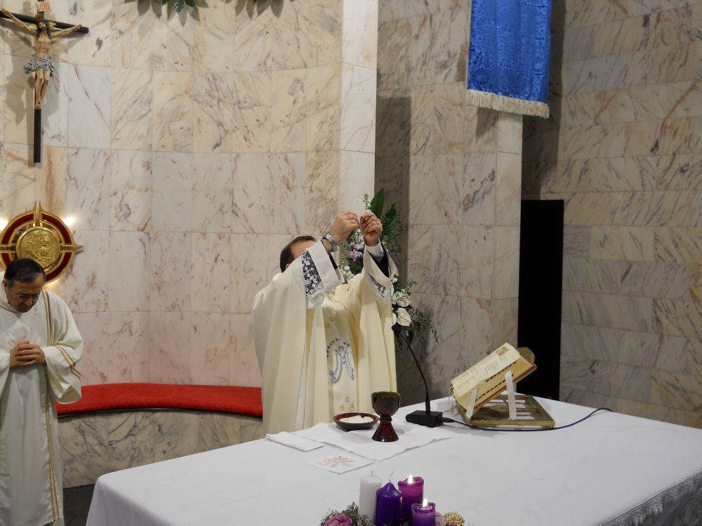 8-12-2011-messa-processione-043
