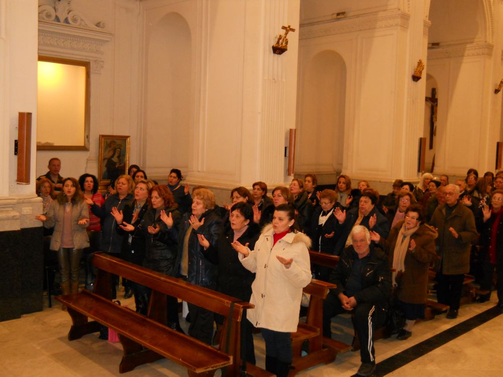 8-12-2011-messa-processione-052