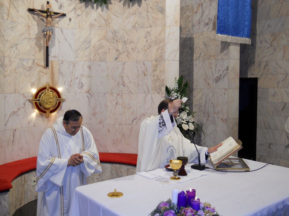 8-12-2011-messa-processione-059