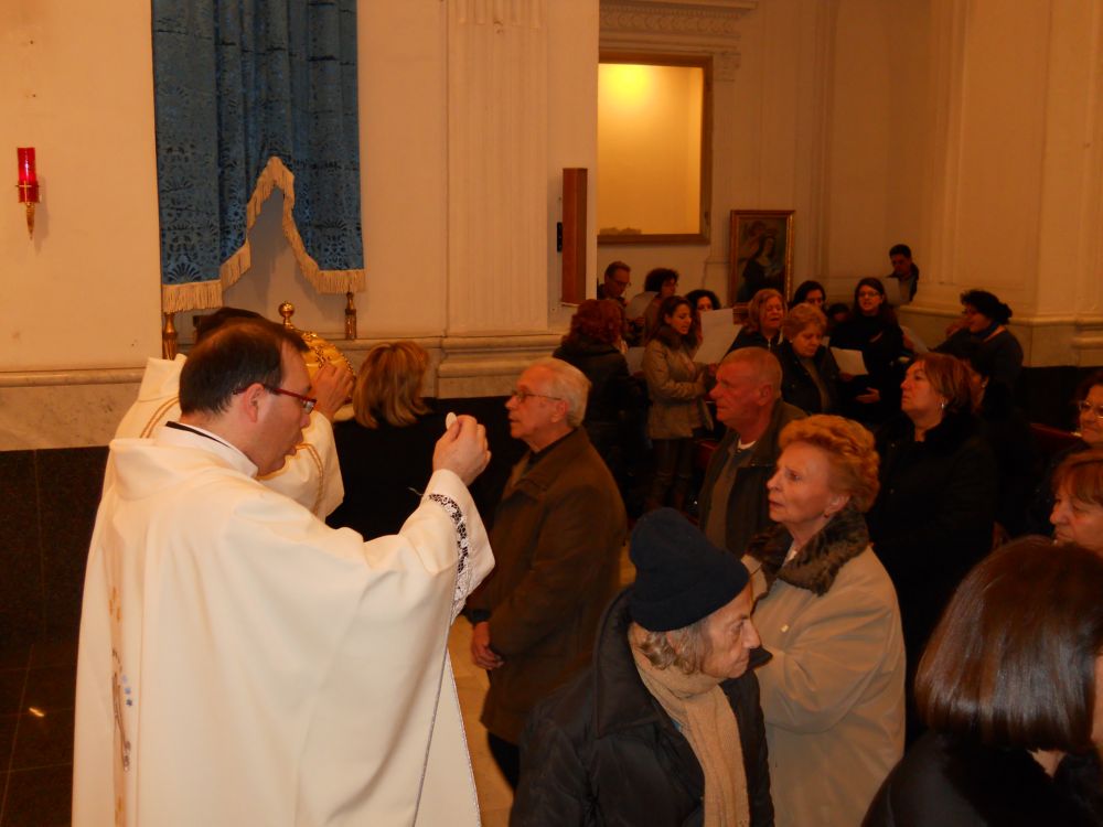 8-12-2011-messa-processione-064