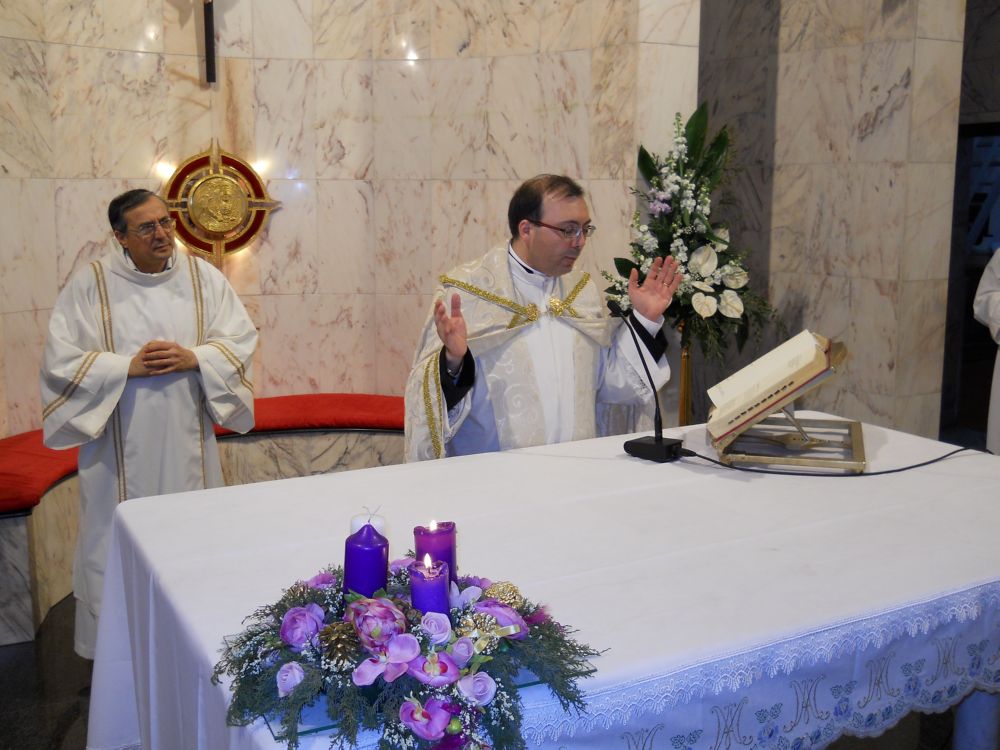 8-12-2011-messa-processione-076