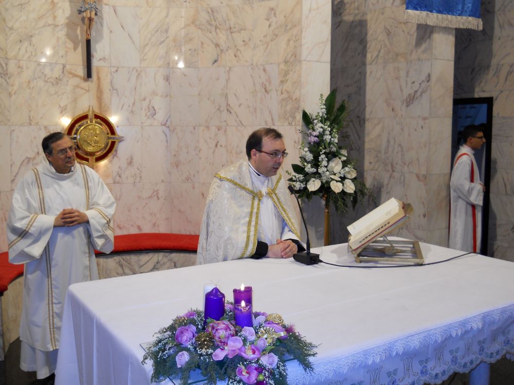 8-12-2011-messa-processione-077