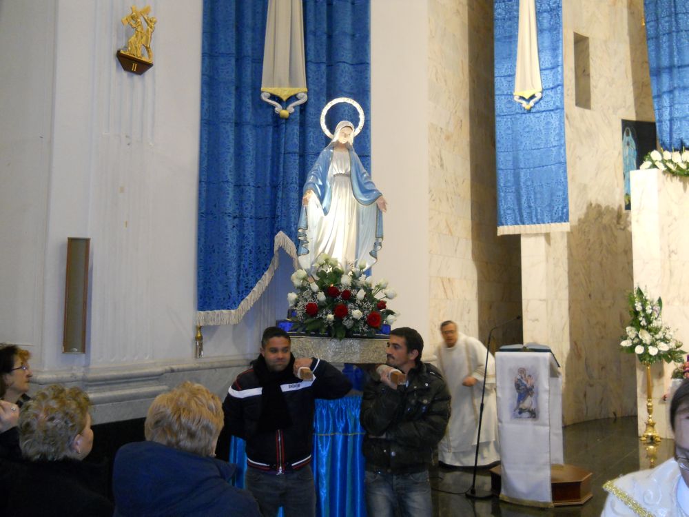 8-12-2011-messa-processione-086