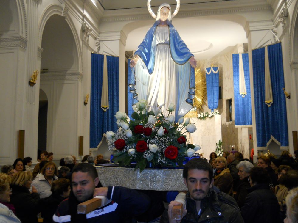 8-12-2011-messa-processione-089