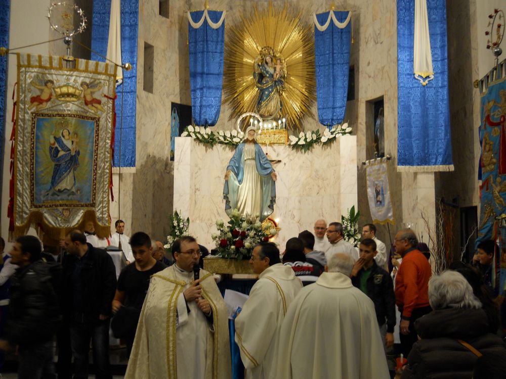 8-12-2011-messa-processione-201