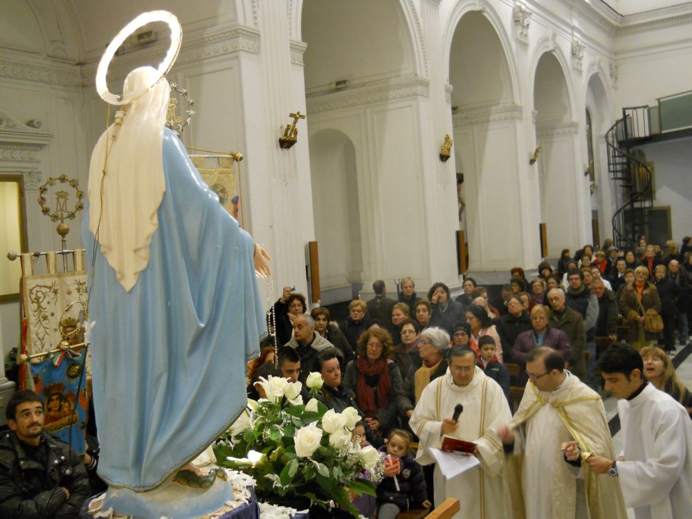 8-12-2011-messa-processione-212