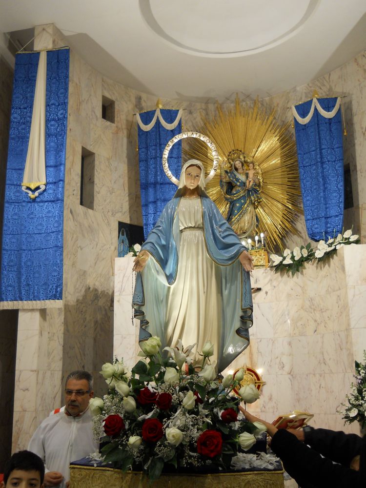 8-12-2011-messa-processione-232