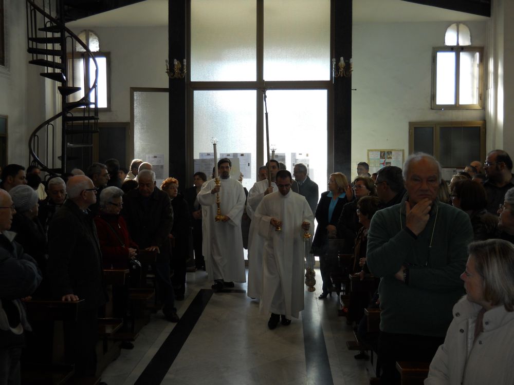 8-12-2011-messa-ore-12-005