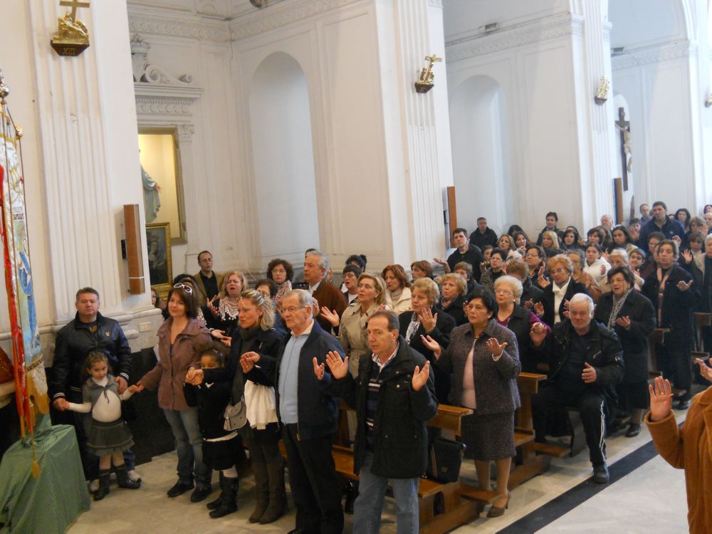 8-12-2011-messa-ore-12-045