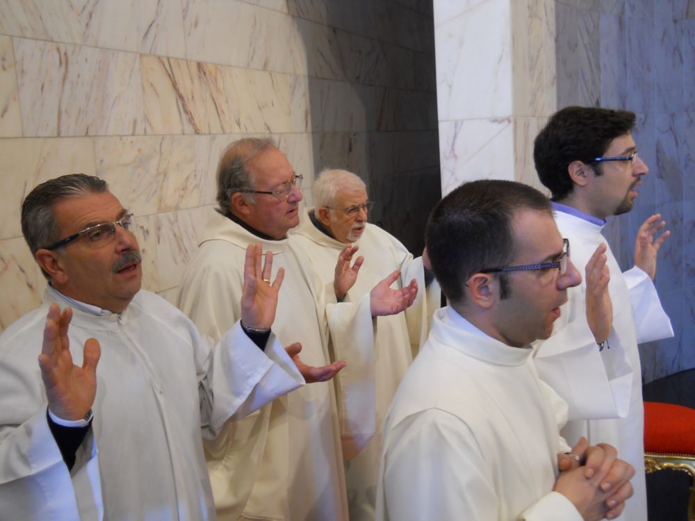 8-12-2011-messa-ore-12-048