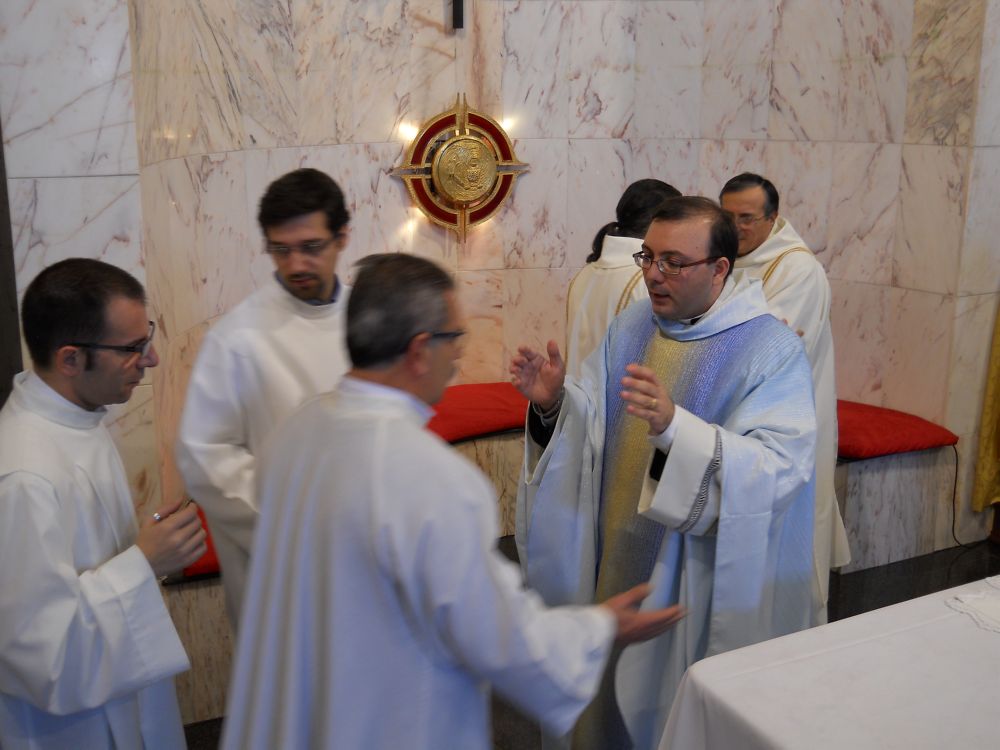 8-12-2011-messa-ore-12-051
