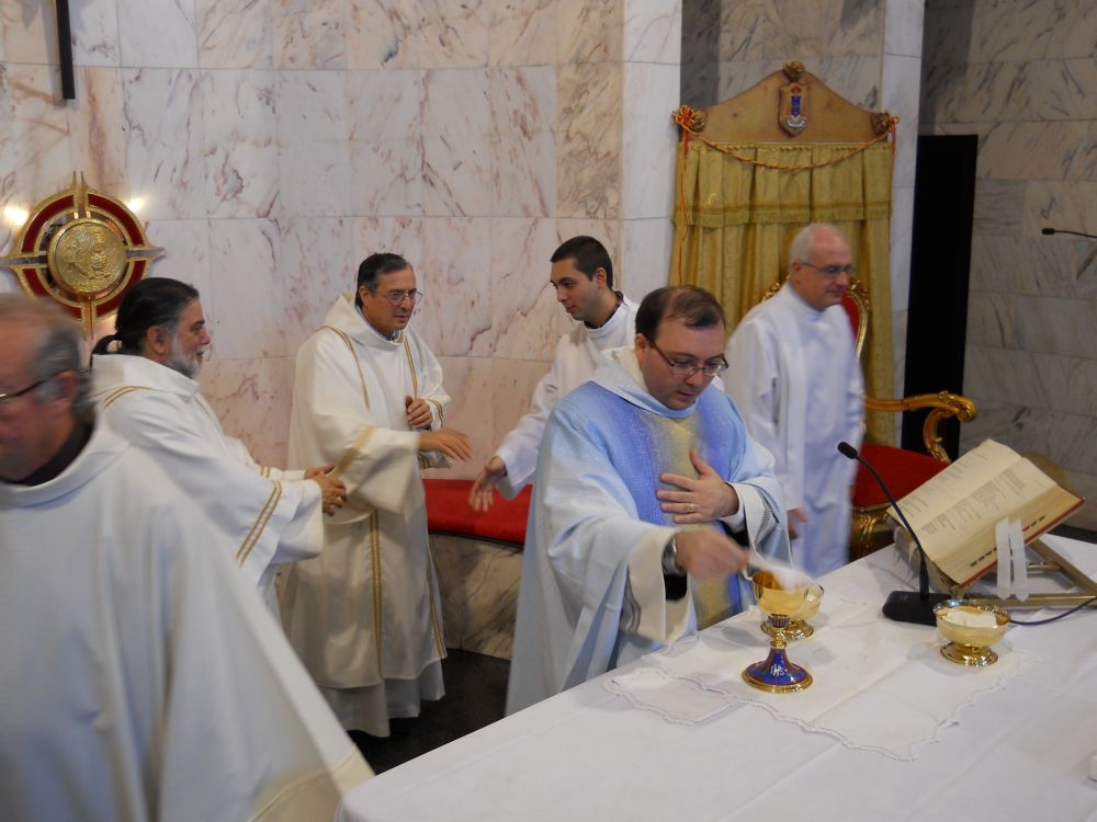 8-12-2011-messa-ore-12-054