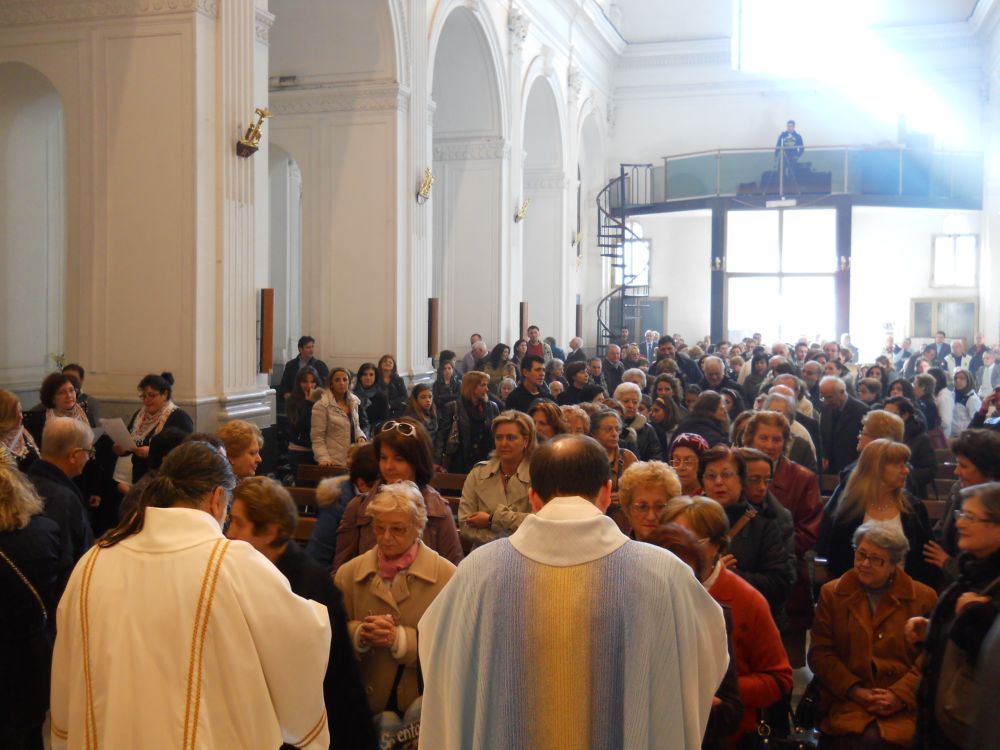 8-12-2011-messa-ore-12-063