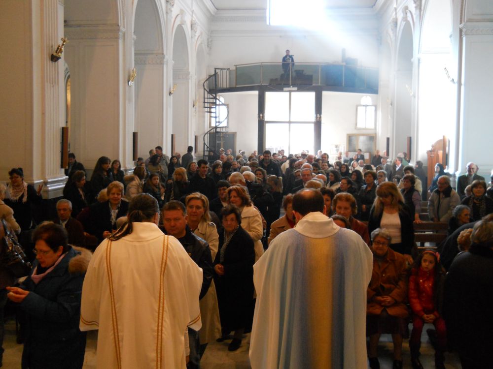 8-12-2011-messa-ore-12-064