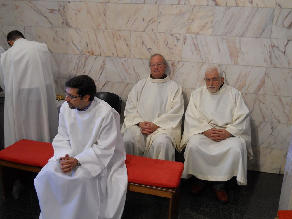 8-12-2011-messa-ore-12-065