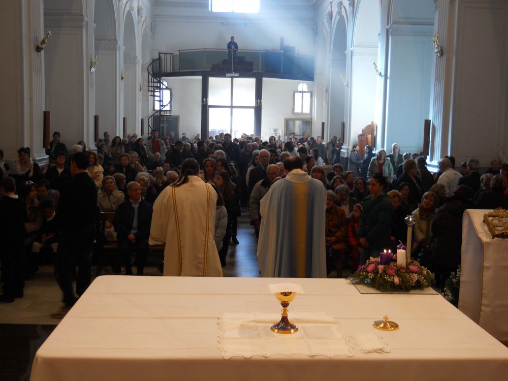 8-12-2011-messa-ore-12-067
